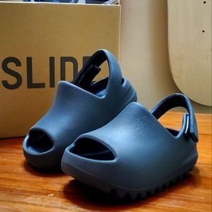 Yeezy Onyx Infant Slides